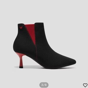 NWT - Vivaia Pointed-Toe Ankle Boots - Size 7